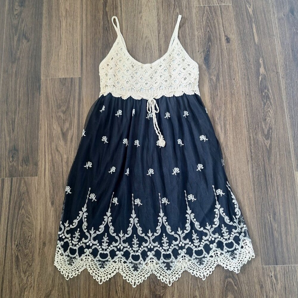 💙 Rebellion Y2K Babydoll Crochet Embroidered Dress Size M/L Cottage Vintage Rom